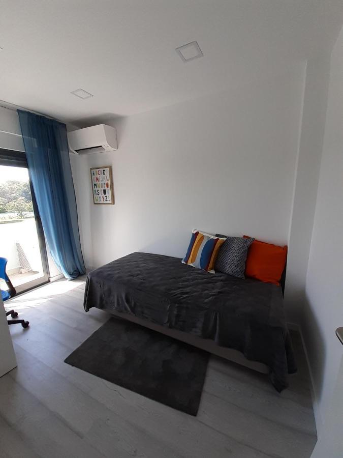 Lisbon Tagus River 2 Suites Private Pool D Almada Eksteriør billede