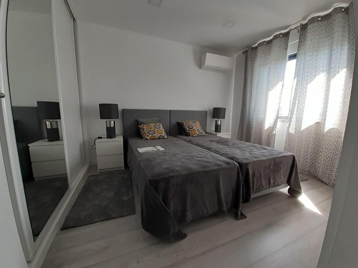 Lisbon Tagus River 2 Suites Private Pool D Almada Eksteriør billede