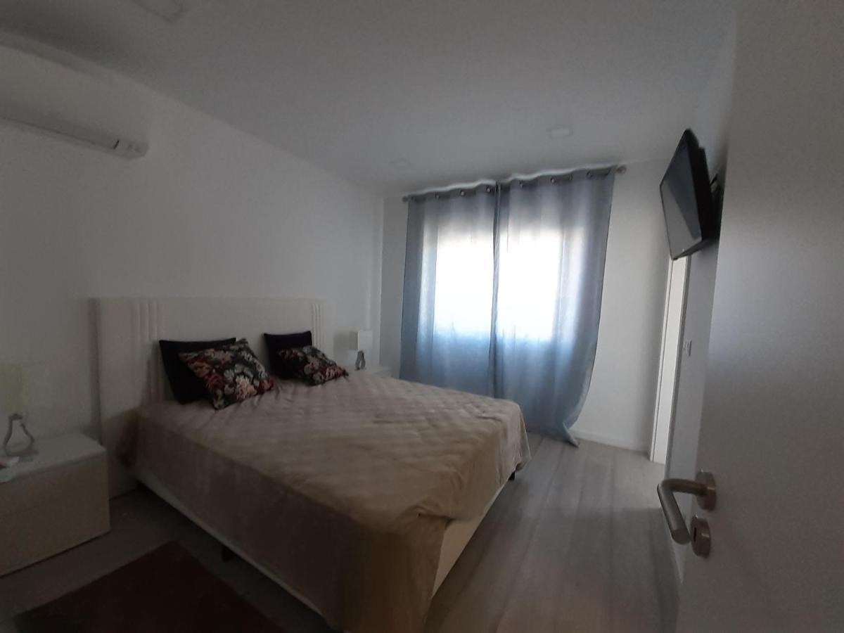 Lisbon Tagus River 2 Suites Private Pool D Almada Eksteriør billede