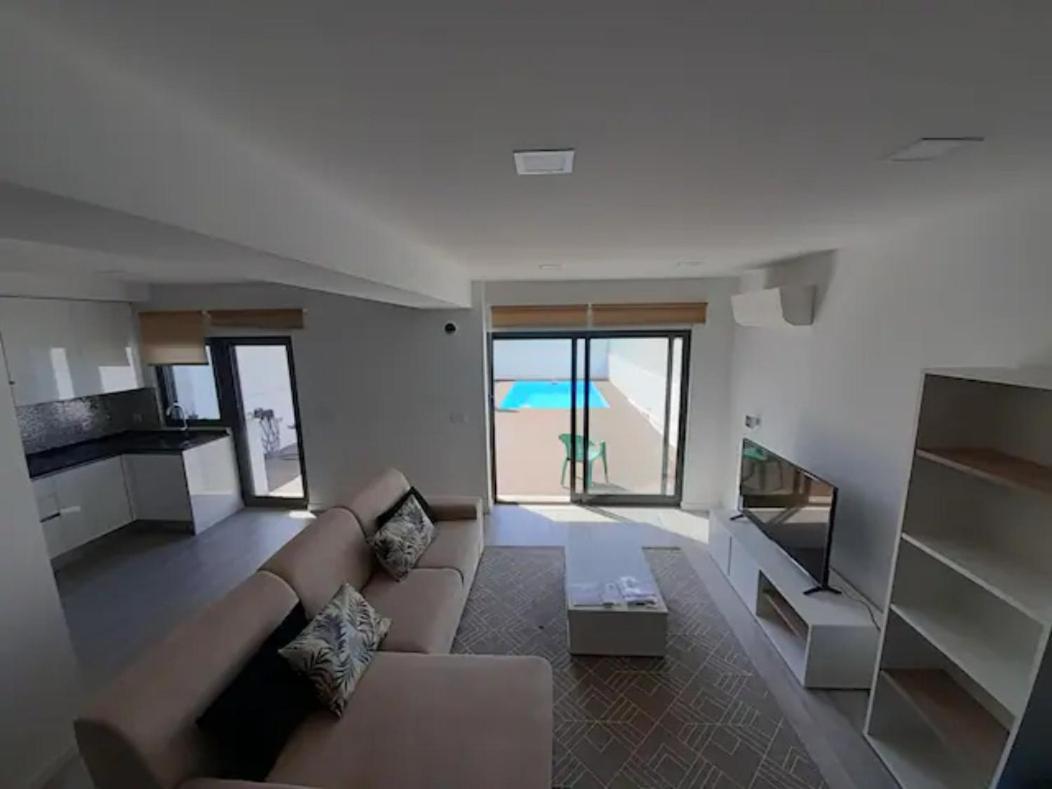Lisbon Tagus River 2 Suites Private Pool D Almada Eksteriør billede