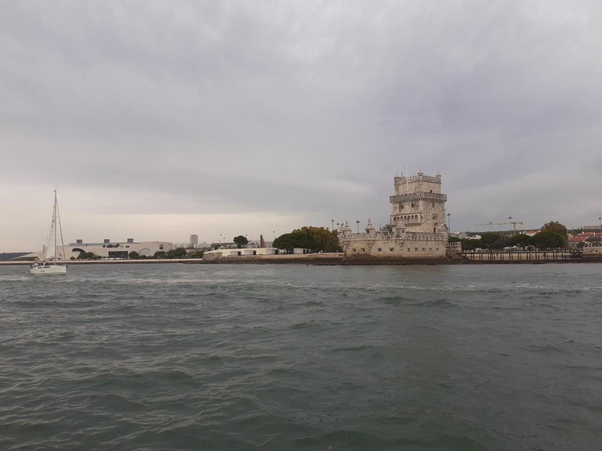 Lisbon Tagus River 2 Suites Private Pool D Almada Eksteriør billede